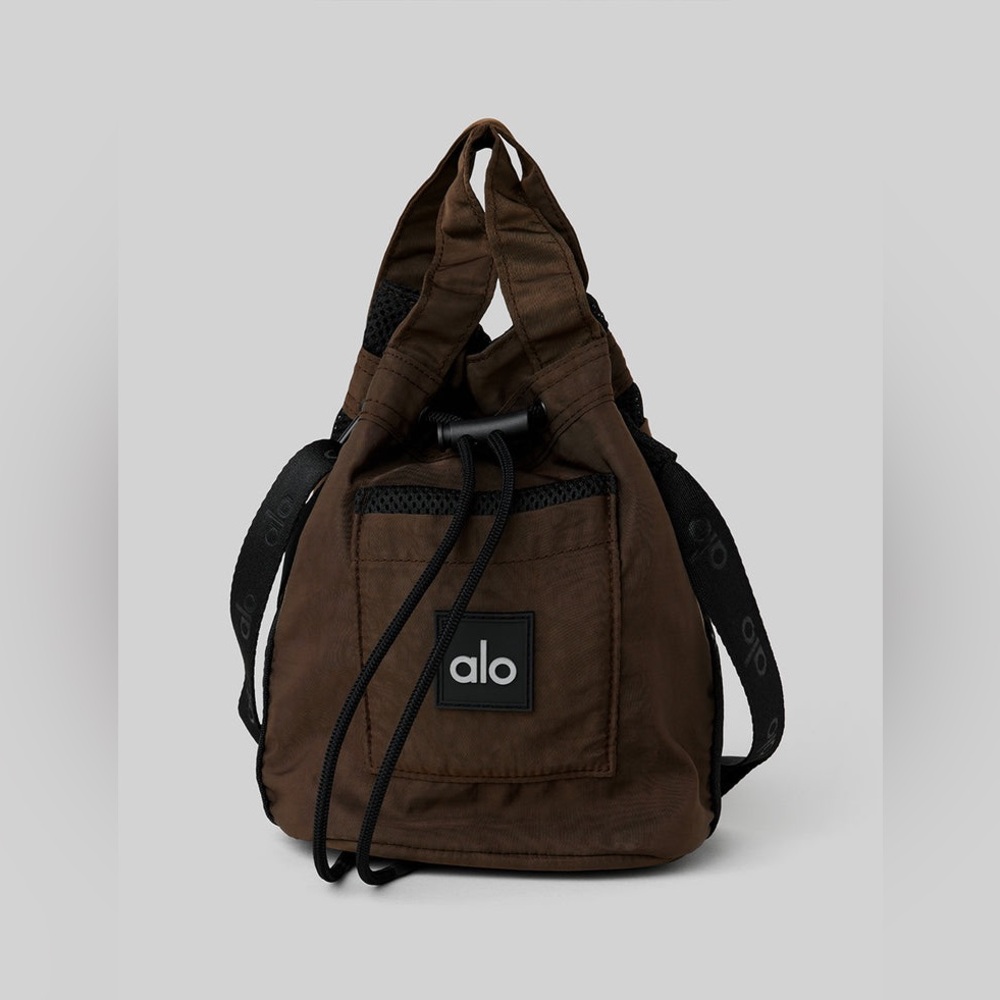 Alo Yoga The Utility Cross Body Bucket Bag in Espresso / Black
